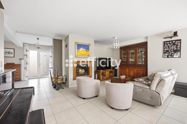 Maison
         6 pièces
        - 193 m² Bien prestige 474 900 € *