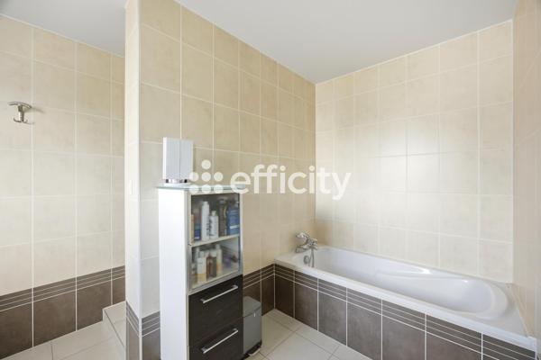 Maison
         6 pièces
        - 193 m² Bien prestige 474 900 € *
