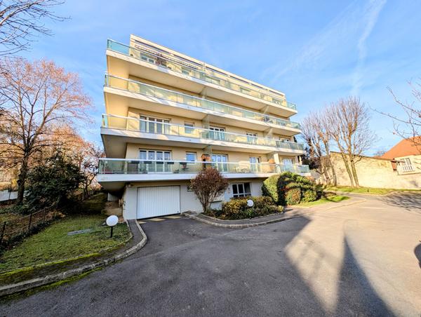 MAISONS-LAFFITTE - Studio de 36 M² avec Terrasse de 10M² - Cave et Parking extérieur , Maisons laffitte MAISONS-LAFFITTE - Studio de 36 M² avec Terrasse de 10M² - Cave et Parking extérieur , Maisons laffitte