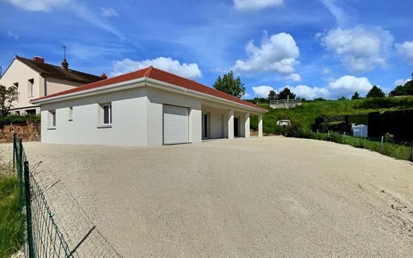 Maison à vendre    4 pièces •  Écuisses