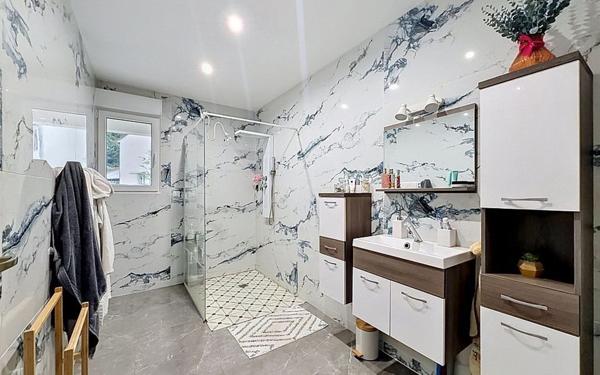 Maison à vendre    4 pièces •  Écuisses