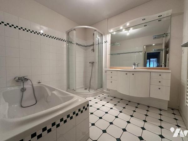 SAINT MALO - Courtoisville / Rochebonne- Appartement Spacieux et lumineux avec vue mer et garage