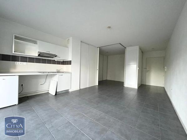 Appartement à louer 2 pièces 37.15m² Pau (64000)