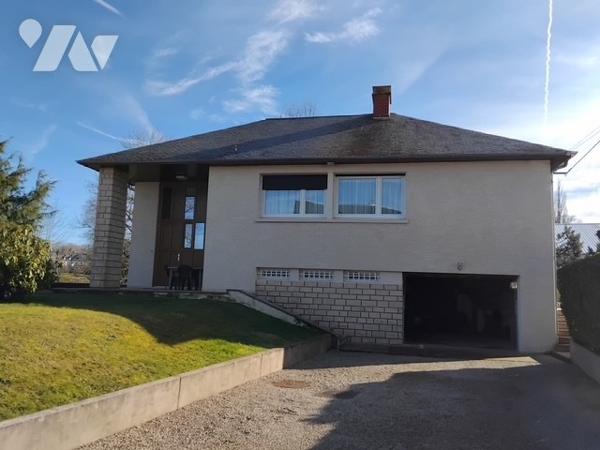 Pavillon élevé sur sous-sol