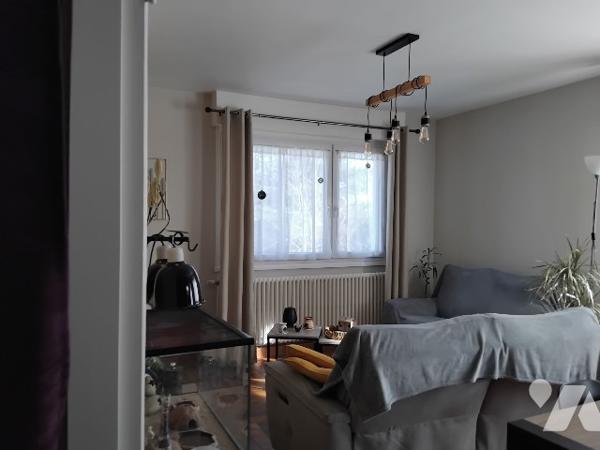 Pavillon élevé sur sous-sol