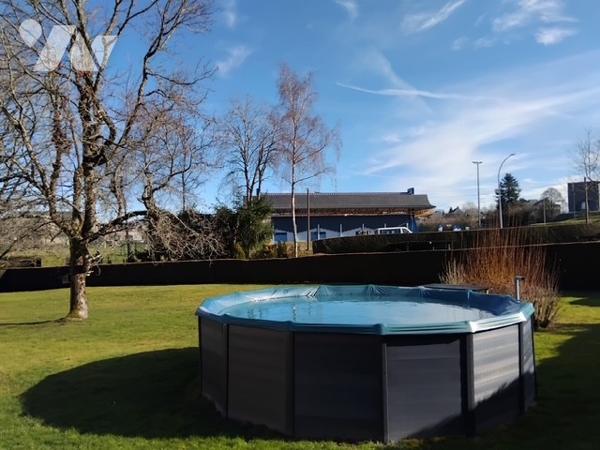 Pavillon élevé sur sous-sol