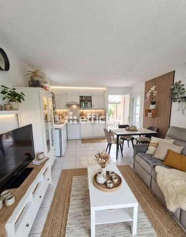 Appartement
         3 pièces
        - 41 m² 258 000 € *