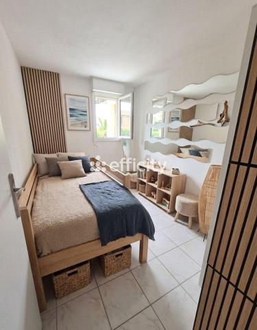 Appartement
         3 pièces
        - 41 m² 258 000 € *