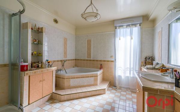 Maison à vendre    5 pièces • 263 m2 Bagnolet