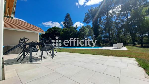 Maison
         6 pièces
        - 207 m² Bien prestige 890 000 € *