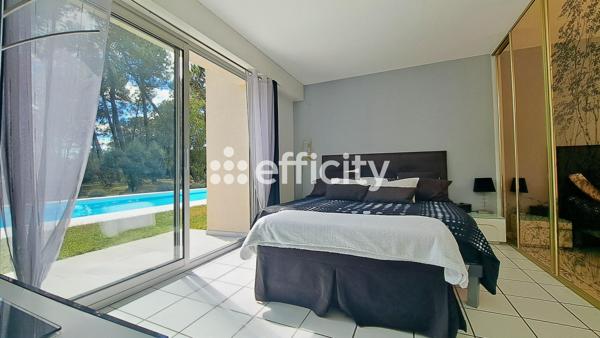 Maison
         6 pièces
        - 207 m² Bien prestige 890 000 € *