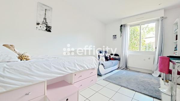 Maison
         6 pièces
        - 207 m² Bien prestige 890 000 € *