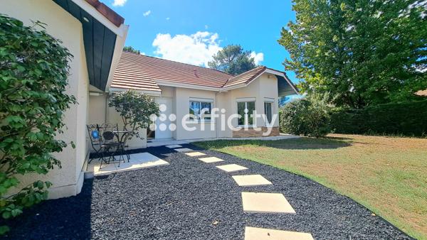 Maison
         6 pièces
        - 207 m² Bien prestige 890 000 € *
