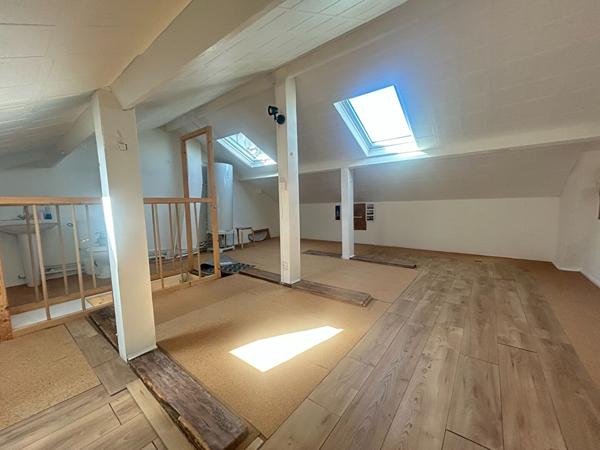 LOCATION MAISON / 76m² / LES LILAS