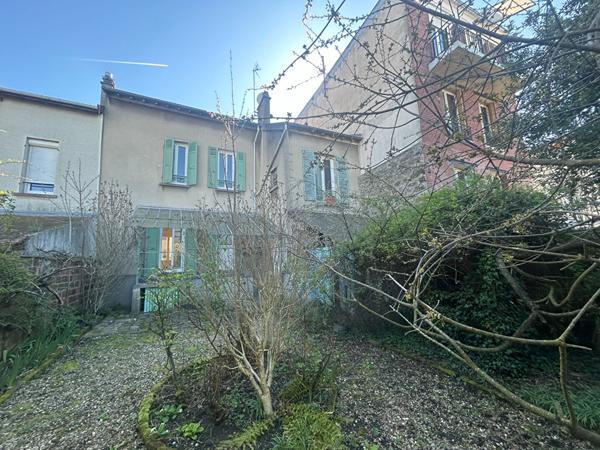 LOCATION MAISON / 76m² / LES LILAS