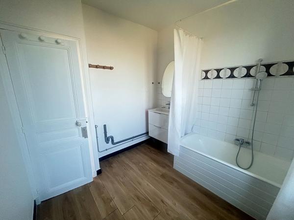 LOCATION MAISON / 76m² / LES LILAS