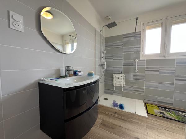 Guer (56380) Maison + grenier aménageable + grand sous-sol – jardin divisible,