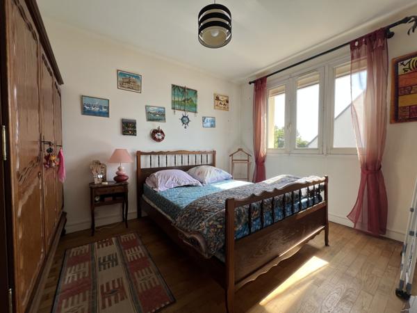 Guer (56380) Maison + grenier aménageable + grand sous-sol – jardin divisible,