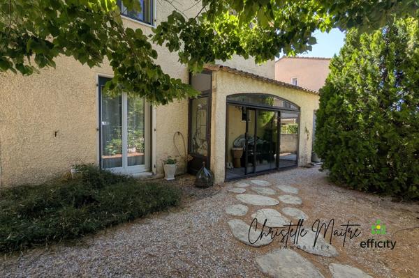 Maison
         4 pièces
        - 95 m² Exclusivité 354 000 € *