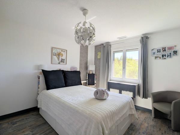 Maison
         4 pièces
        - 95 m² Exclusivité 354 000 € *
