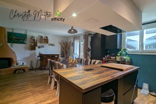 Maison
         4 pièces
        - 95 m² Exclusivité 354 000 € *