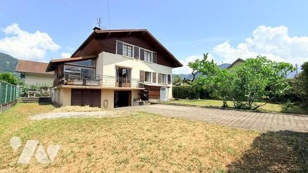 Maison 2 T3, véranda, dépendances - La Sardagne