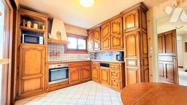 Maison 2 T3, véranda, dépendances - La Sardagne