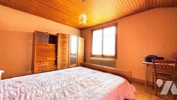 Maison 2 T3, véranda, dépendances - La Sardagne