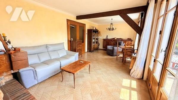 Maison 2 T3, véranda, dépendances - La Sardagne