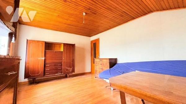 Maison 2 T3, véranda, dépendances - La Sardagne
