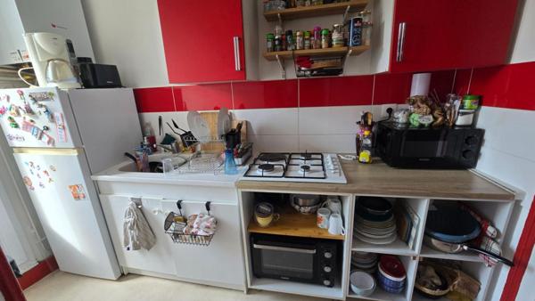 IMMEUBLE de 3  T3 et 7 PARKINGS au pied de l'Hypercentre en MONOPROPRIETE