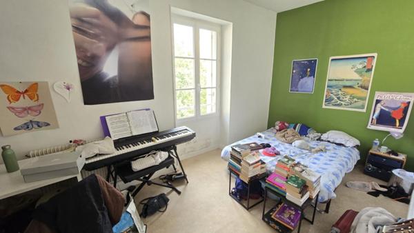 IMMEUBLE de 3  T3 et 7 PARKINGS au pied de l'Hypercentre en MONOPROPRIETE