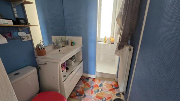 IMMEUBLE de 3  T3 et 7 PARKINGS au pied de l'Hypercentre en MONOPROPRIETE