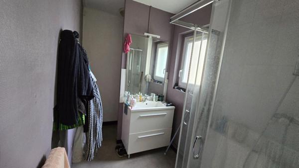 IMMEUBLE de 3  T3 et 7 PARKINGS au pied de l'Hypercentre en MONOPROPRIETE