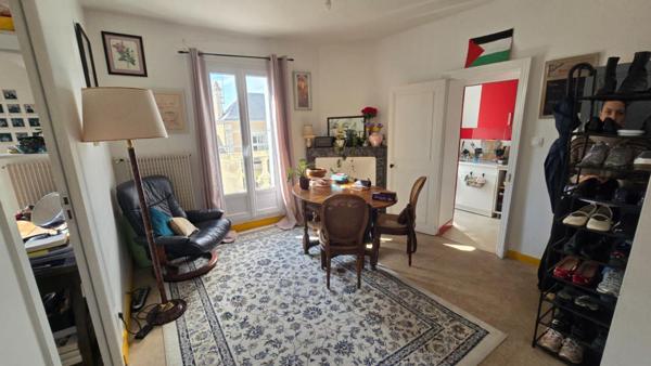 IMMEUBLE de 3  T3 et 7 PARKINGS au pied de l'Hypercentre en MONOPROPRIETE