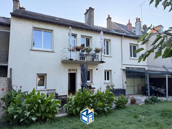 Maison de ville 4 chambres, deux grands garages et jardin 400m2 proche centre-ville de Tours
