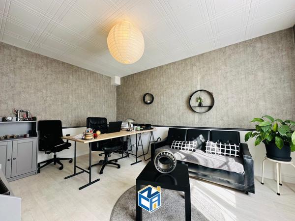 Maison de ville 4 chambres, deux grands garages et jardin 400m2 proche centre-ville de Tours