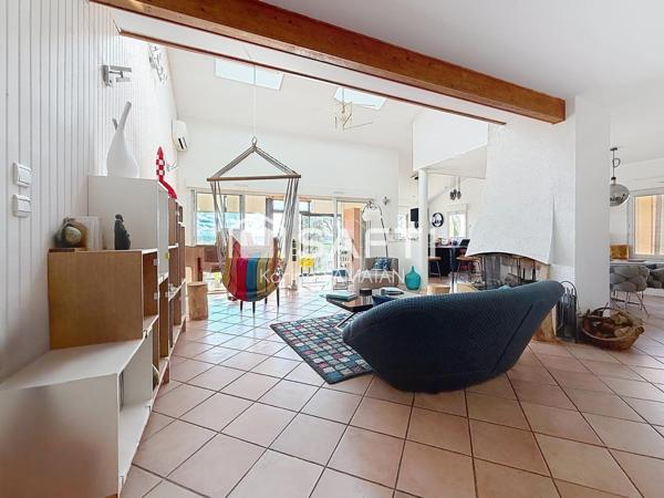 Lauzerville - Villa contemporaine T8 - 322m² - Vue Pyrénées - Piscine
