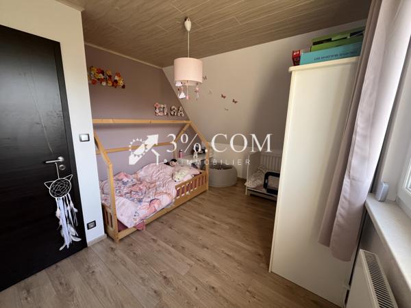 Appartement
                                                                                                                                                                                                                                                                                                                        4 pièce(s)                                                                                                                                                                                                          3 chambre(s)                                                                                                                                                                                                          90  m²