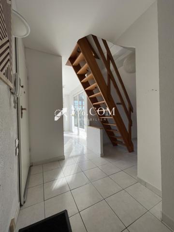 Appartement
                                                                                                                                                                                                                                                                                                                        4 pièce(s)                                                                                                                                                                                                          3 chambre(s)                                                                                                                                                                                                          90  m²