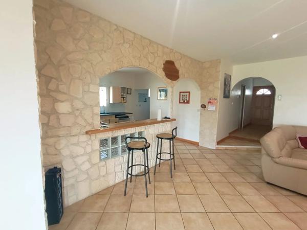 Vente Maison 5 pièces 130 m2 à Saint-Hilaire-de-Lusignan