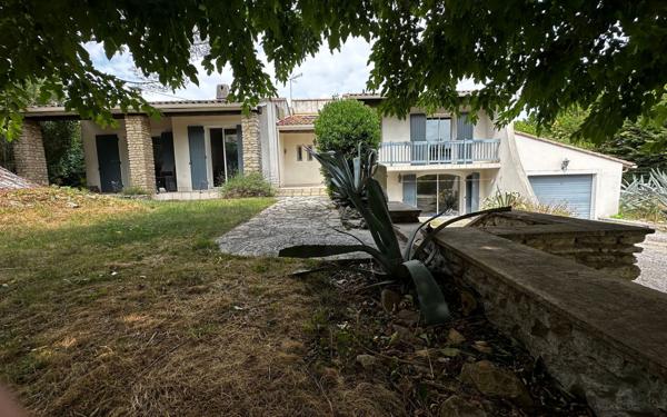 Maison à vendre    6 pièces •  Aramon