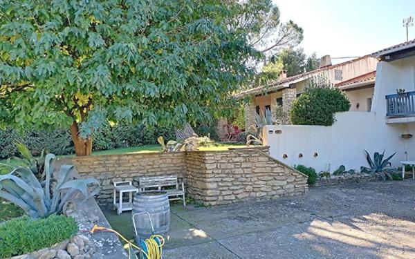 Maison à vendre    6 pièces •  Aramon