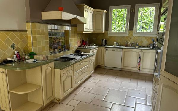 Maison à vendre    6 pièces •  Aramon