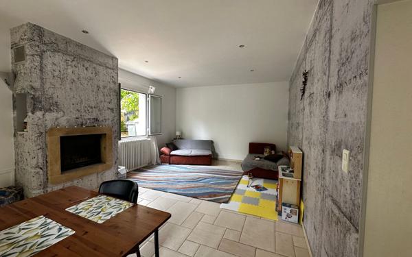 Maison à vendre    6 pièces •  Aramon