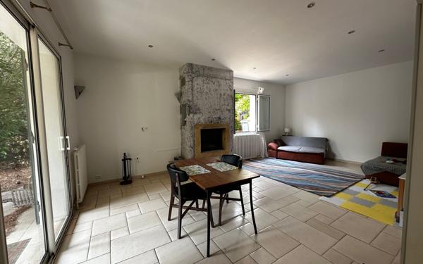 Maison à vendre    6 pièces •  Aramon