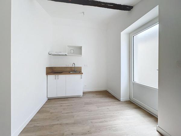 Valence, avenue de l'Yser, studio refait à neuf de 22,63m²