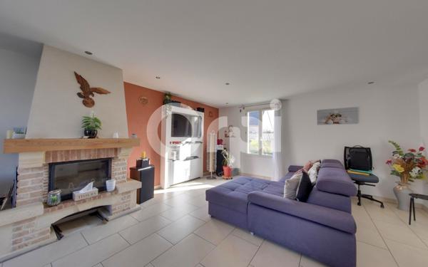 Maison à vendre    6 pièces •  Nanteuil-le-Haudouin