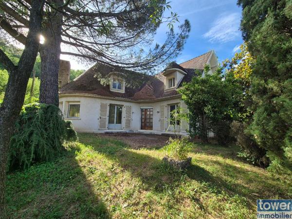 Maison
                                                                                                                                                                                                                                                                                                                        6 pièce(s)                                                                                                                                                                                                          3 chambre(s)                                                                                                                                                                                                          160  m²