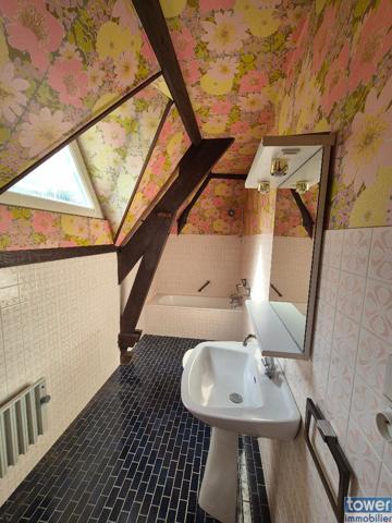 Maison
                                                                                                                                                                                                                                                                                                                        6 pièce(s)                                                                                                                                                                                                          3 chambre(s)                                                                                                                                                                                                          160  m²